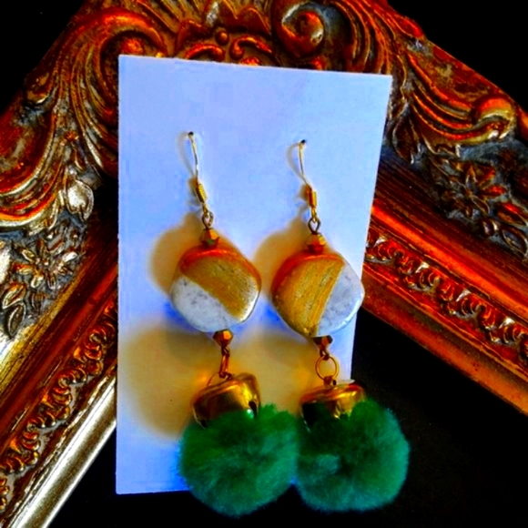 💥CAMELLO - Camel Swag PomPom Brass and Stone Hook Earrings - Picture 2 of 3